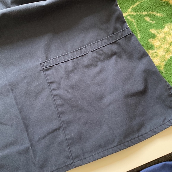 Large navy scrub top - Picture 3 of 5